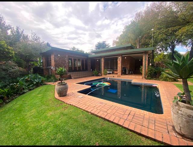 4 BEDROOM HOUSE FOR SALE IN CLUBVILLE